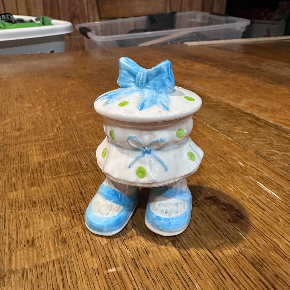 Enesco Blue and White Decorative trinket figurine‎ blue bow